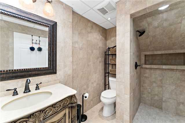 100 Judy Dr, Collier Twp, PA 15106