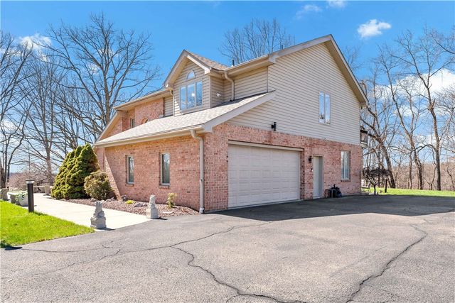 100 Judy Dr, Collier Twp, PA 15106