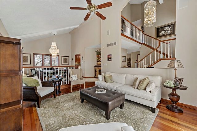 100 Judy Dr, Collier Twp, PA 15106