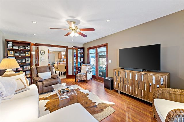 100 Judy Dr, Collier Twp, PA 15106