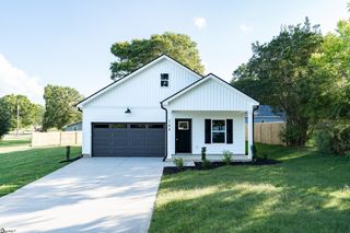 166 Dunbar Street, Wellford, SC 29385