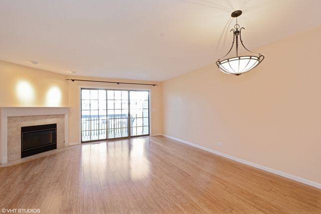 1560 N Saint Marks Place, Palatine, IL 60067