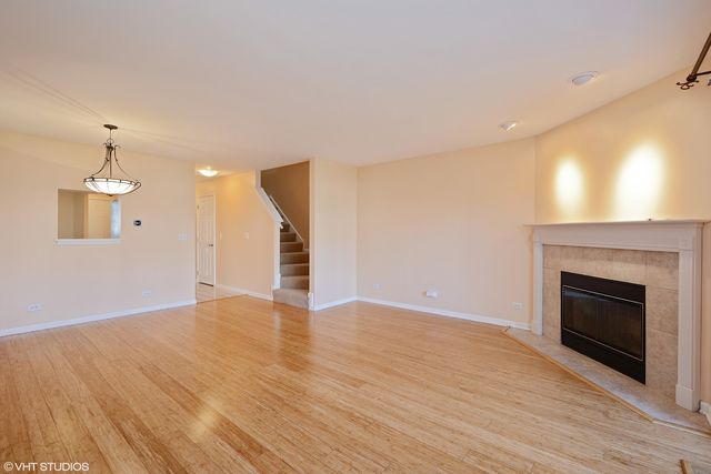 1560 N Saint Marks Place, Palatine, IL 60067