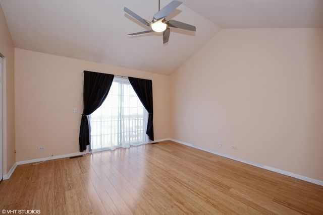 1560 N Saint Marks Place, Palatine, IL 60067