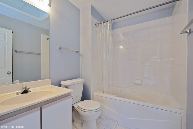 1560 N Saint Marks Place, Palatine, IL 60067
