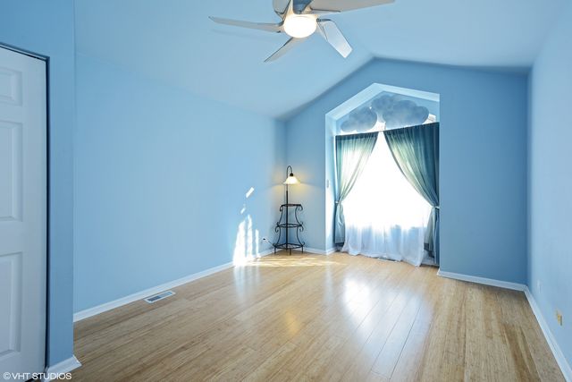 1560 N Saint Marks Place, Palatine, IL 60067