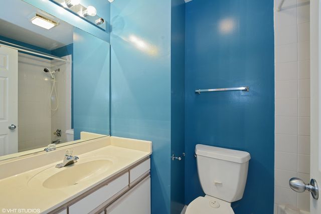1560 N Saint Marks Place, Palatine, IL 60067