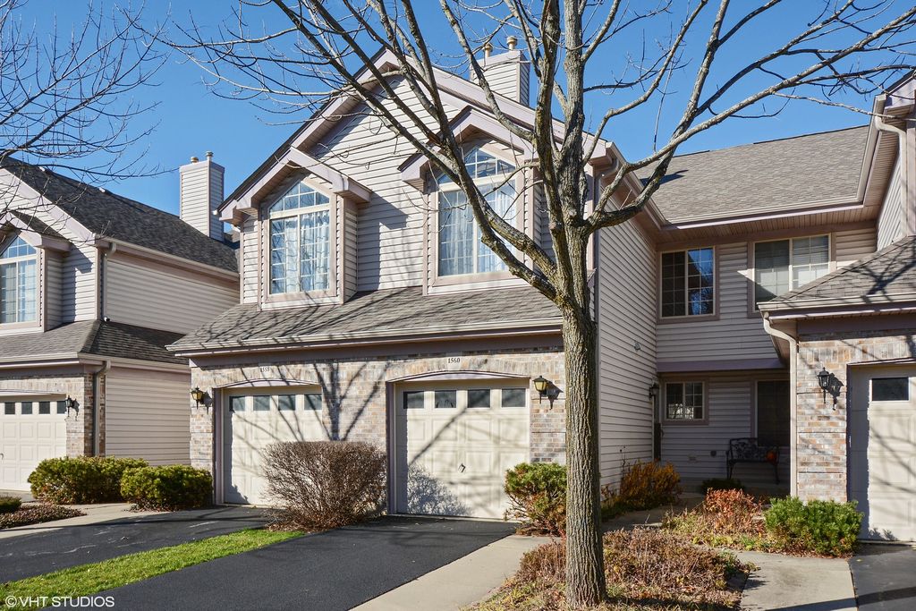 1560 N Saint Marks Place, Palatine, IL 60067
