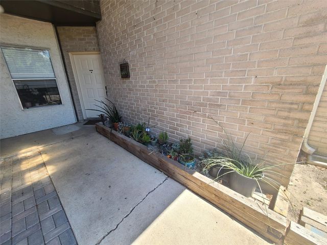 2011 Spenwick Drive 511, Houston, TX 77055