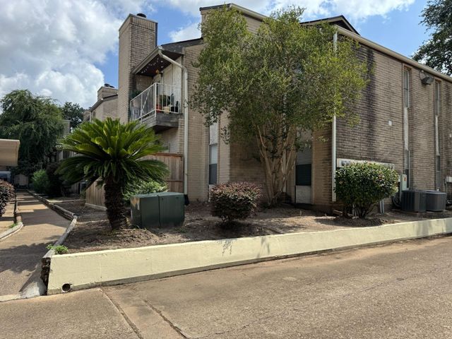 2011 Spenwick Drive 511, Houston, TX 77055