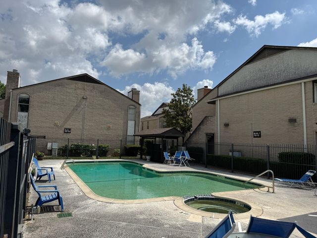 2011 Spenwick Drive 511, Houston, TX 77055