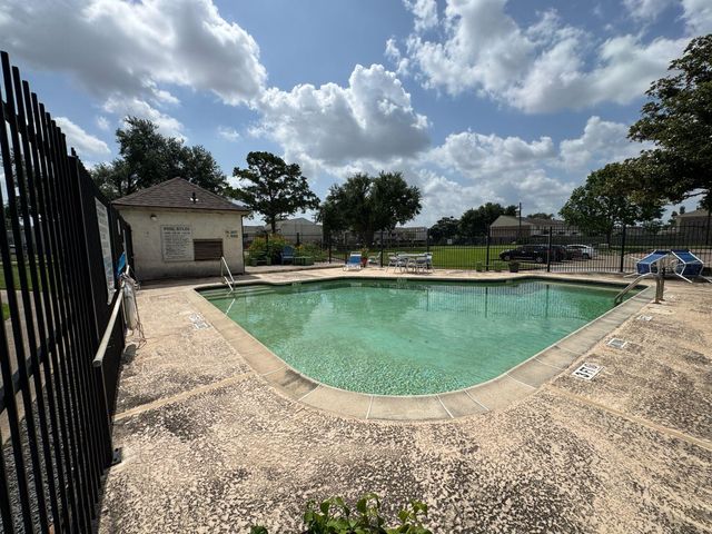 2011 Spenwick Drive 511, Houston, TX 77055