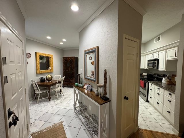 2011 Spenwick Drive 511, Houston, TX 77055