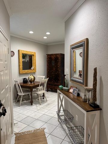 2011 Spenwick Drive 511, Houston, TX 77055