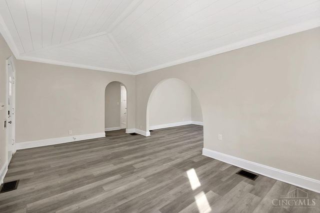 1522 Kenova Avenue, Cincinnati, OH 45237