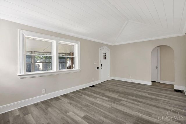 1522 Kenova Avenue, Cincinnati, OH 45237