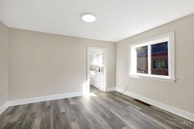 1522 Kenova Avenue, Cincinnati, OH 45237