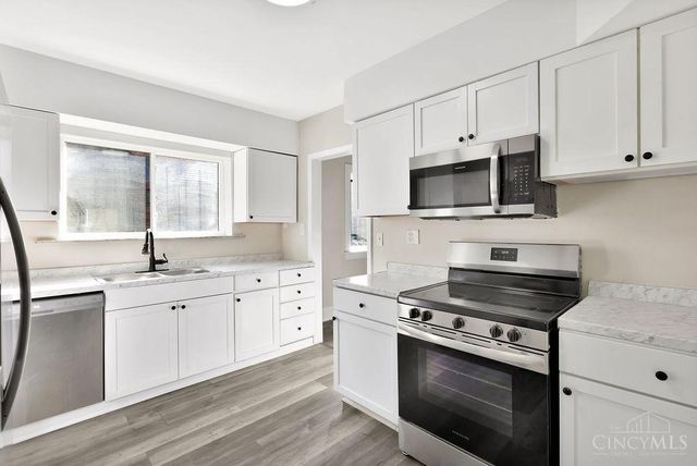 1522 Kenova Avenue, Cincinnati, OH 45237