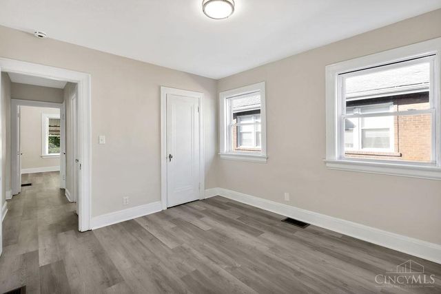 1522 Kenova Avenue, Cincinnati, OH 45237