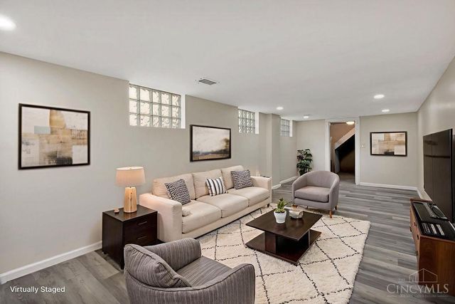 1522 Kenova Avenue, Cincinnati, OH 45237