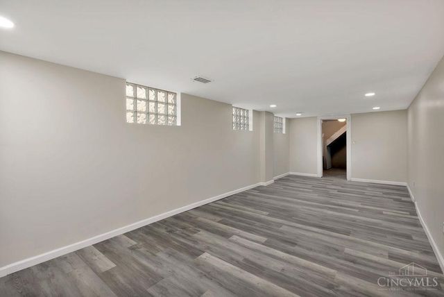 1522 Kenova Avenue, Cincinnati, OH 45237