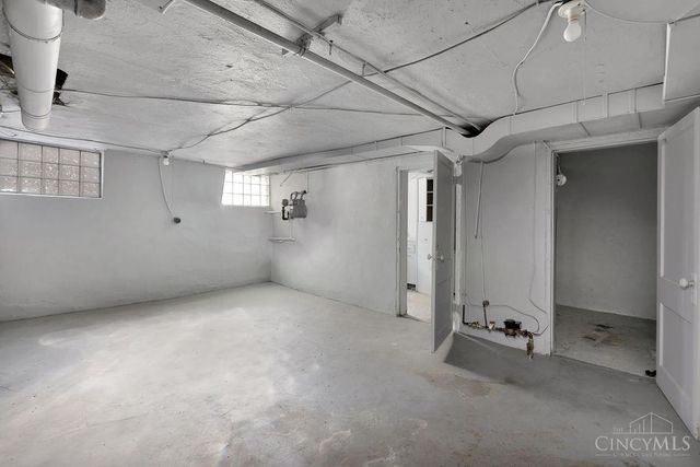 1522 Kenova Avenue, Cincinnati, OH 45237