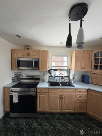 20 Lincoln Avenue, Carteret, NJ 07008