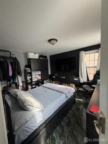 20 Lincoln Avenue, Carteret, NJ 07008