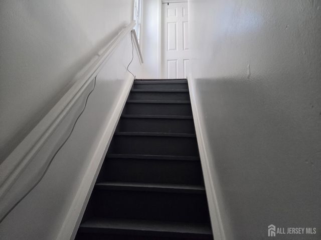 20 Lincoln Avenue, Carteret, NJ 07008