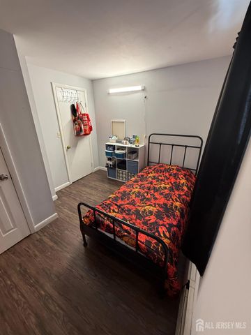 20 Lincoln Avenue, Carteret, NJ 07008