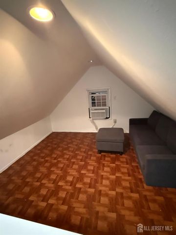 20 Lincoln Avenue, Carteret, NJ 07008