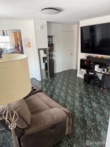 20 Lincoln Avenue, Carteret, NJ 07008