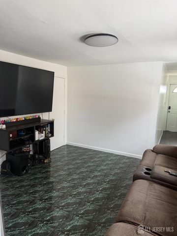 20 Lincoln Avenue, Carteret, NJ 07008