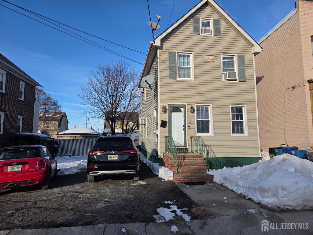 20 Lincoln Avenue, Carteret, NJ 07008