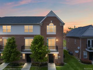 275 E Palmer Street, Detroit, MI 48202