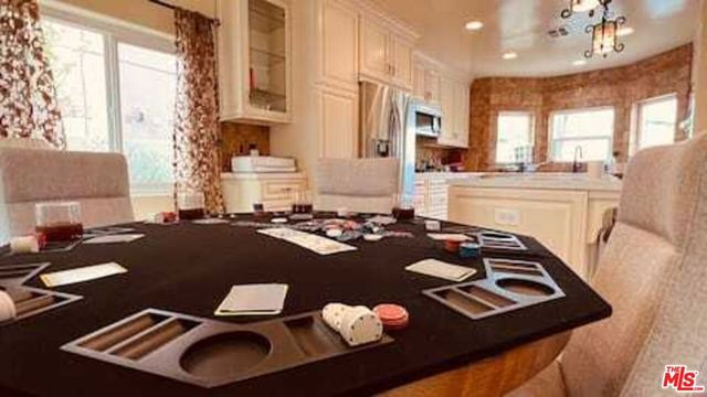 4324 Saltillo Street, Woodland Hills, CA 91364