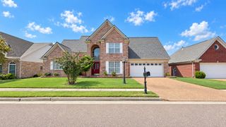 1091 E RED FERN CIR E, Cordova, TN 38018