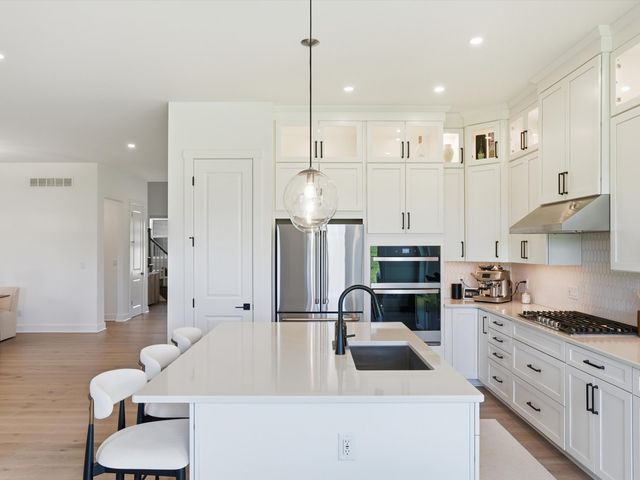 6081 Lincolnshire Drive, Saline, MI 48176