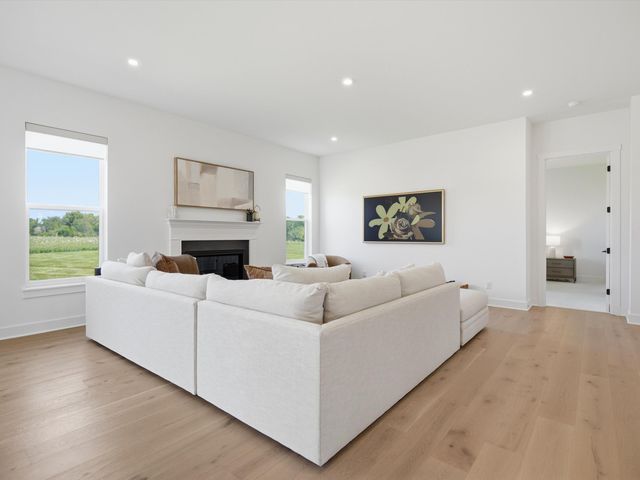 6081 Lincolnshire Drive, Saline, MI 48176