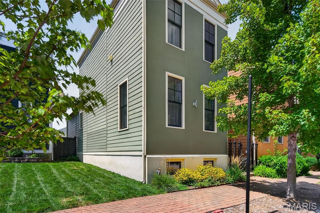 3471 Hiram Street, St Charles, MO 63301