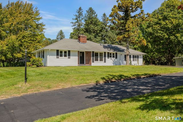 86 Pegasus Drive, Groton, CT 06340