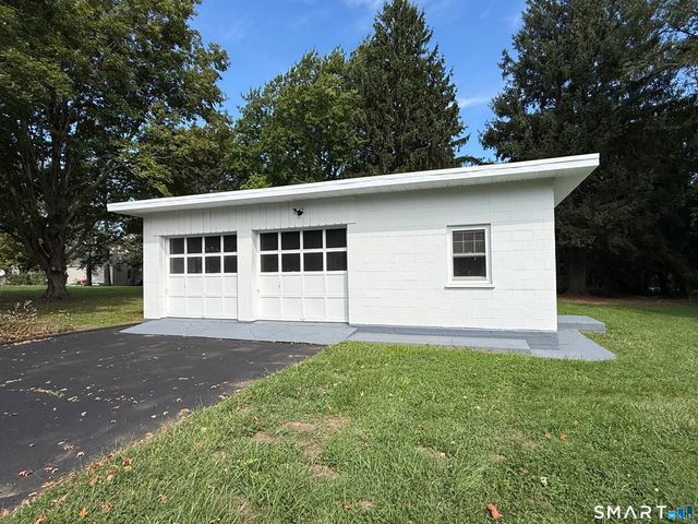 86 Pegasus Drive, Groton, CT 06340