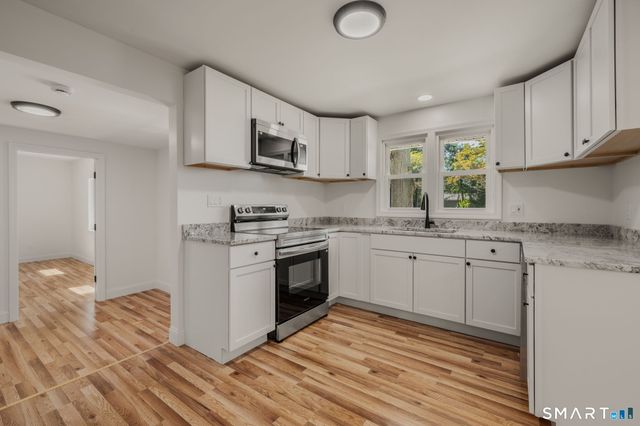 86 Pegasus Drive, Groton, CT 06340