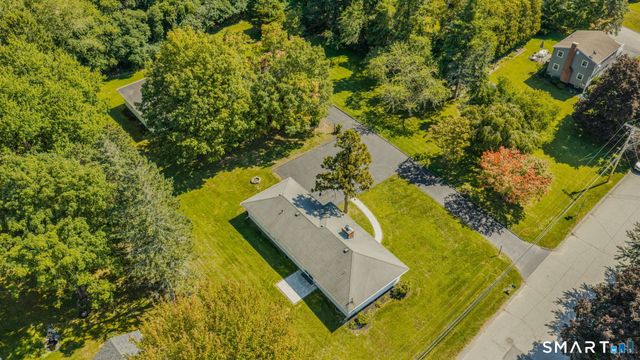 86 Pegasus Drive, Groton, CT 06340