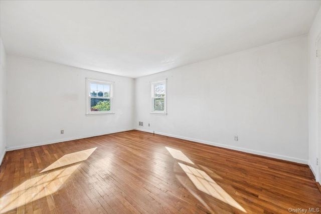 19 Wright Place, Scarsdale, NY 10583