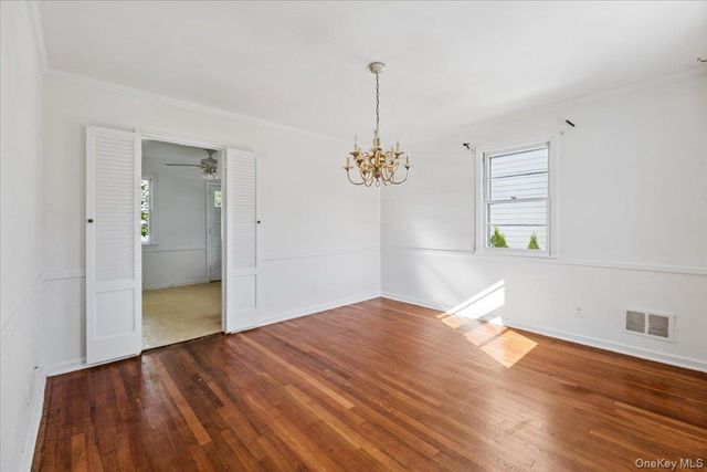 19 Wright Place, Scarsdale, NY 10583