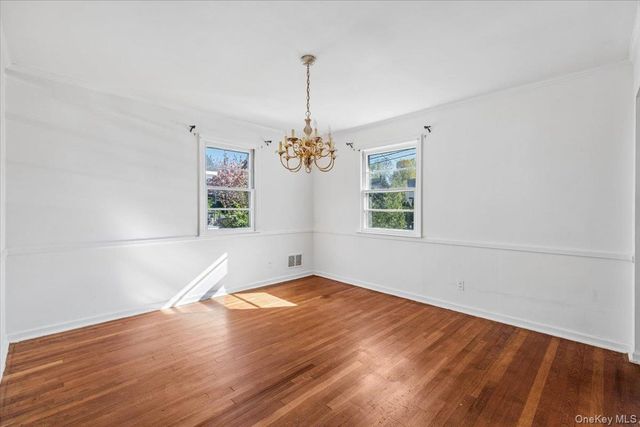 19 Wright Place, Scarsdale, NY 10583