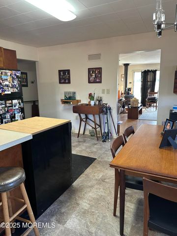 15 Georgia Tavern Road, Farmingdale, NJ 07727