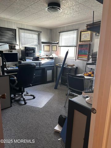 15 Georgia Tavern Road, Farmingdale, NJ 07727