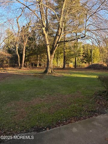 15 Georgia Tavern Road, Farmingdale, NJ 07727